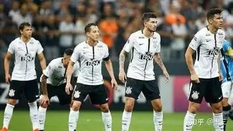 “丙级联赛边裁受伤，球迷紧急替补救援第戎对阵瓦朗谢纳”